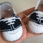 Crochet Moccasin Baby Shoes In 25 Minutes