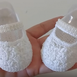 Crochet Baby Girl Shoes With Beads