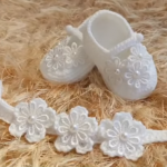 Crochet Lovely Baby Shoes With Beads And Flowers