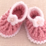 Crochet Elastic Baby Shoes With Tiny Flower