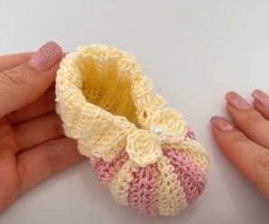 Crochet Beautiful Shoes For Baby Girl