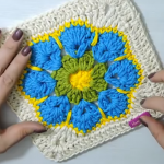 Cute Granny Square With Flower Motif