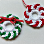 Crochet Mini Wreaths For Christmas