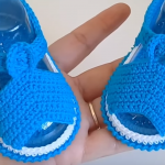 Crochet Baby Shoes In 25 Minutes