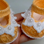 Crochet Baby Girl Shoes In 20 Minutes