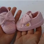 Crochet Lovely Baby Girl Shoes With Bow