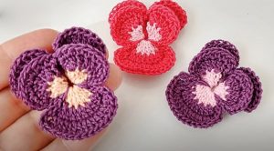 Crochet Simple Flower Applique - Crochet Ideas