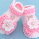 Crochet Baby Shoes With Tiny Flowes