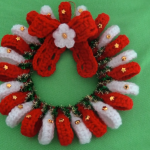 Crochet A Beautiful Wreath For Christmas