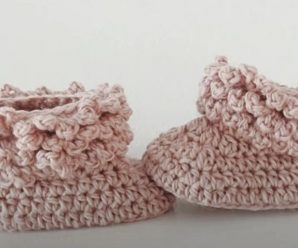 Crochet Beautiful Baby Shoes In 3 Sizes